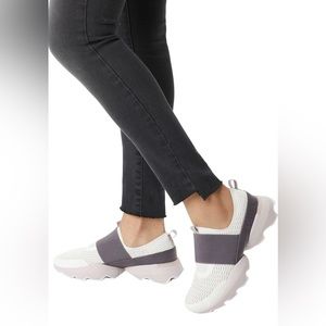 NWOT. WOMEN'S KINETIC™ IMPACT STRAP SNEAKER